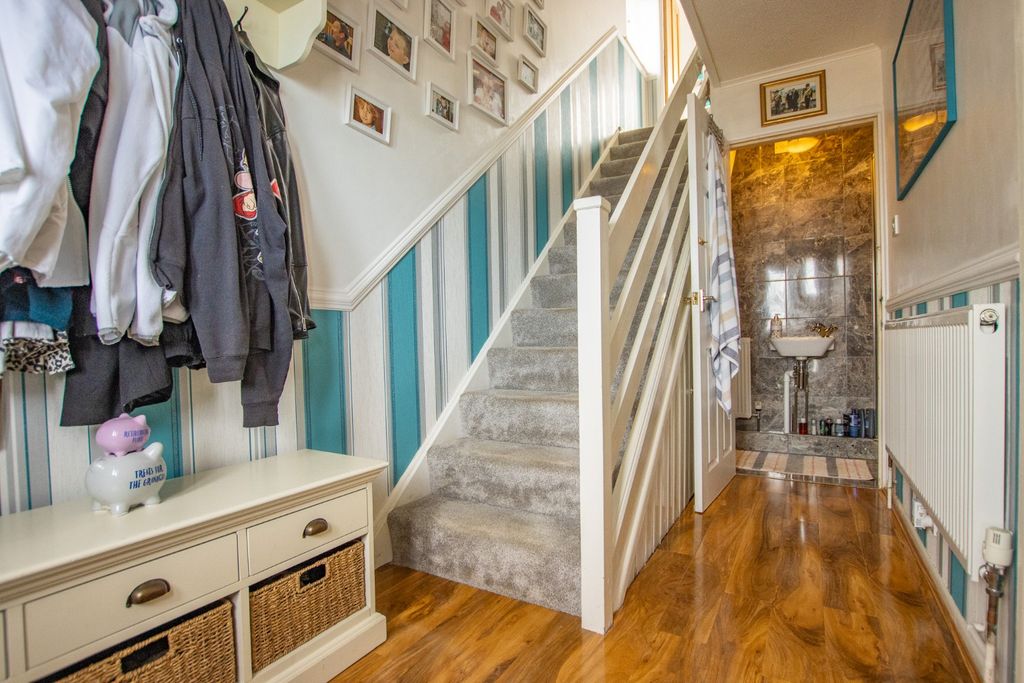 Property photo 2 of 23 2063746