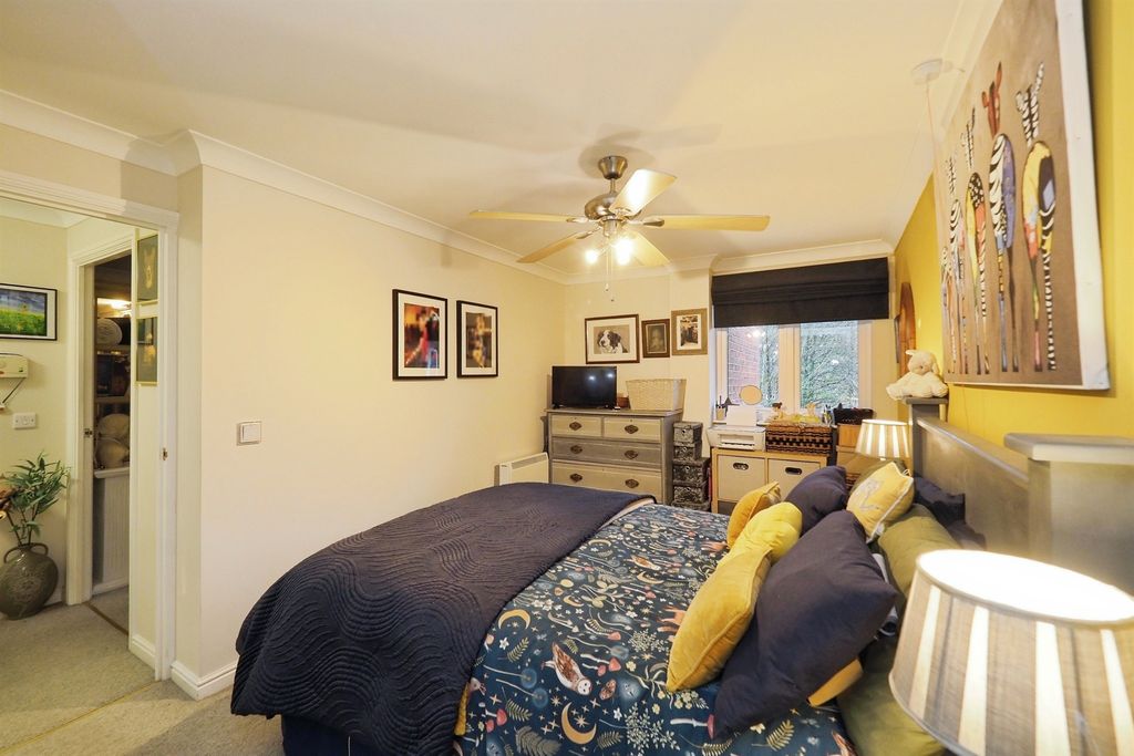 Property photo 3 of 11