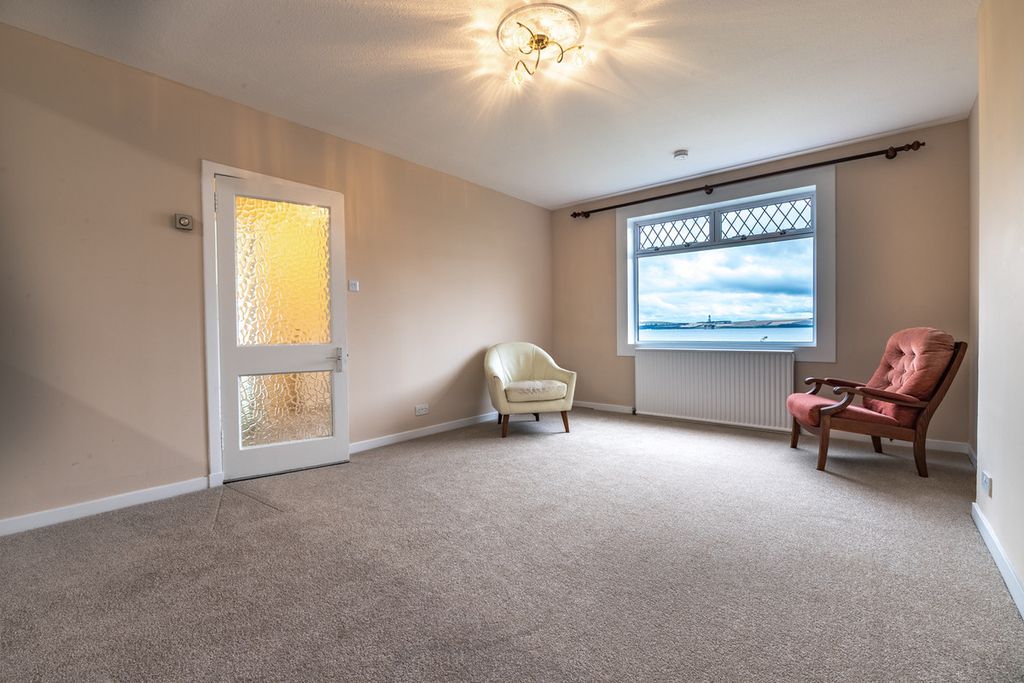 Property photo 2 of 42