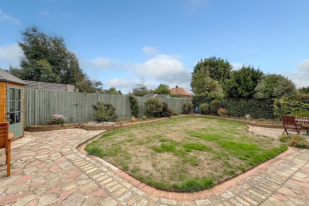 Property photo 2 of 14 Picture No. 12