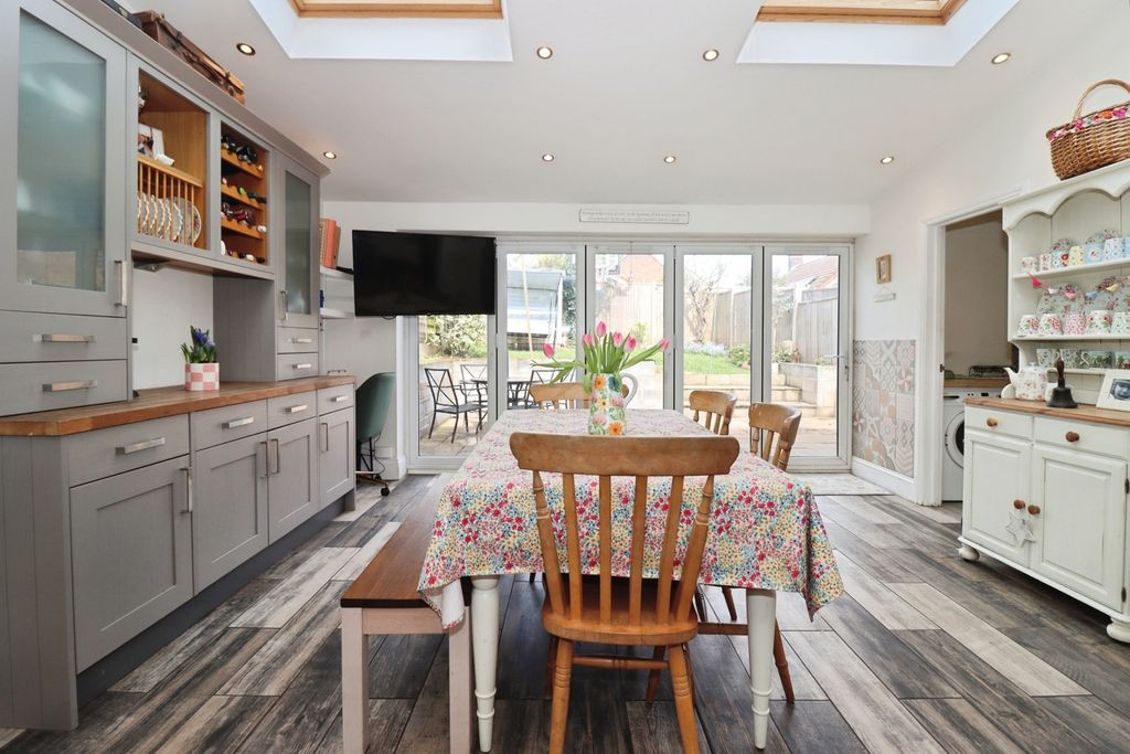 Property photo 2 of 20 Pbox-Img.Jpg