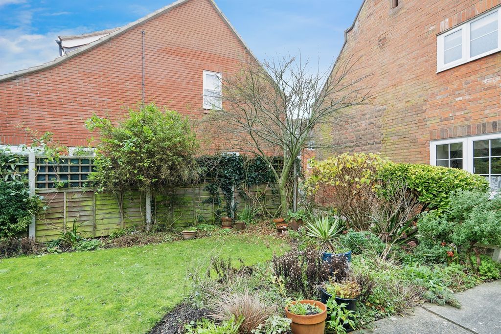 Property photo 3 of 15