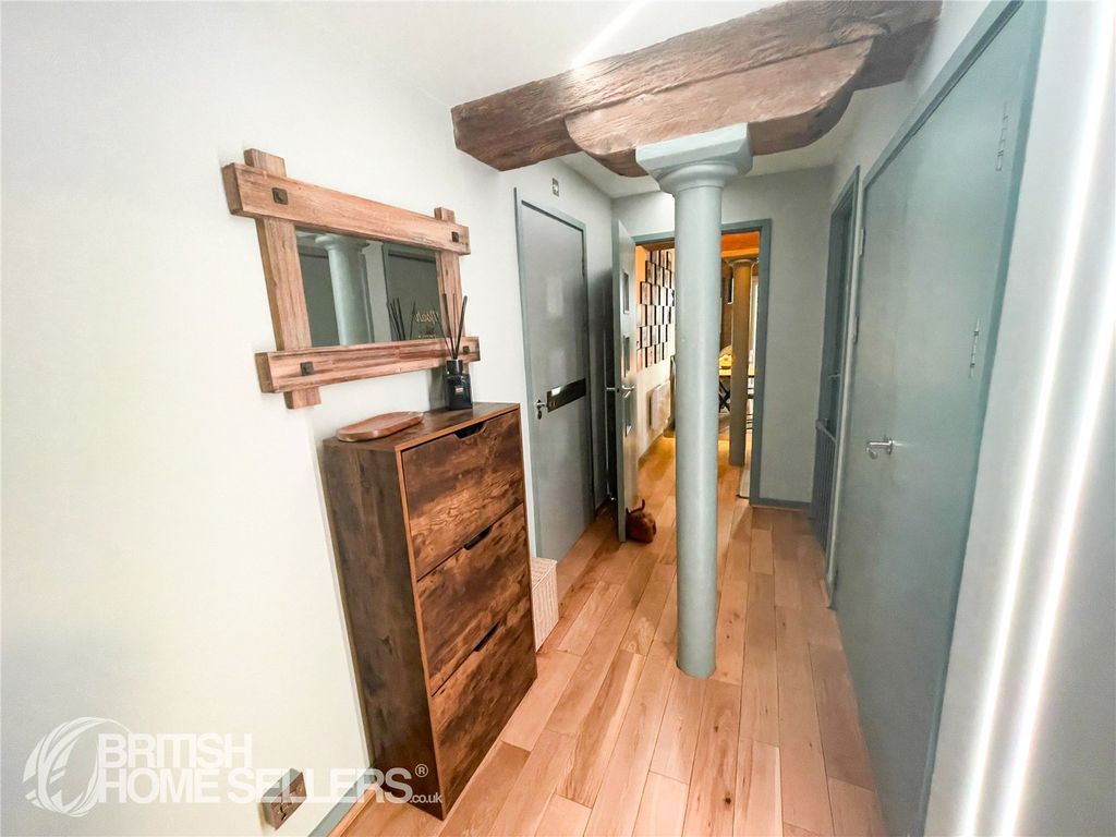 Property photo 3 of 10 Picture No. 05