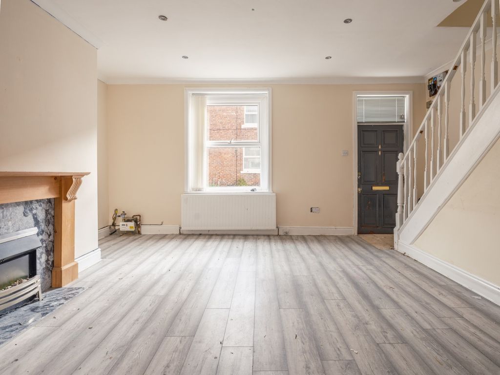 Property photo 2 of 8 5188821