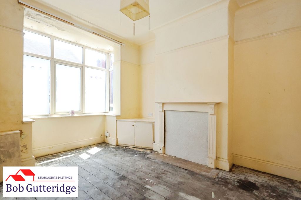 Property photo 2 of 10 Bay Fronted Sitting Room