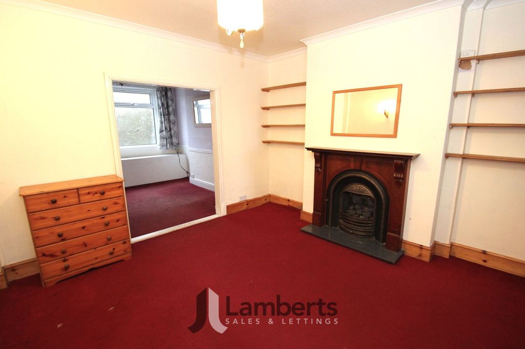 Property photo 3 of 18 Dining Room