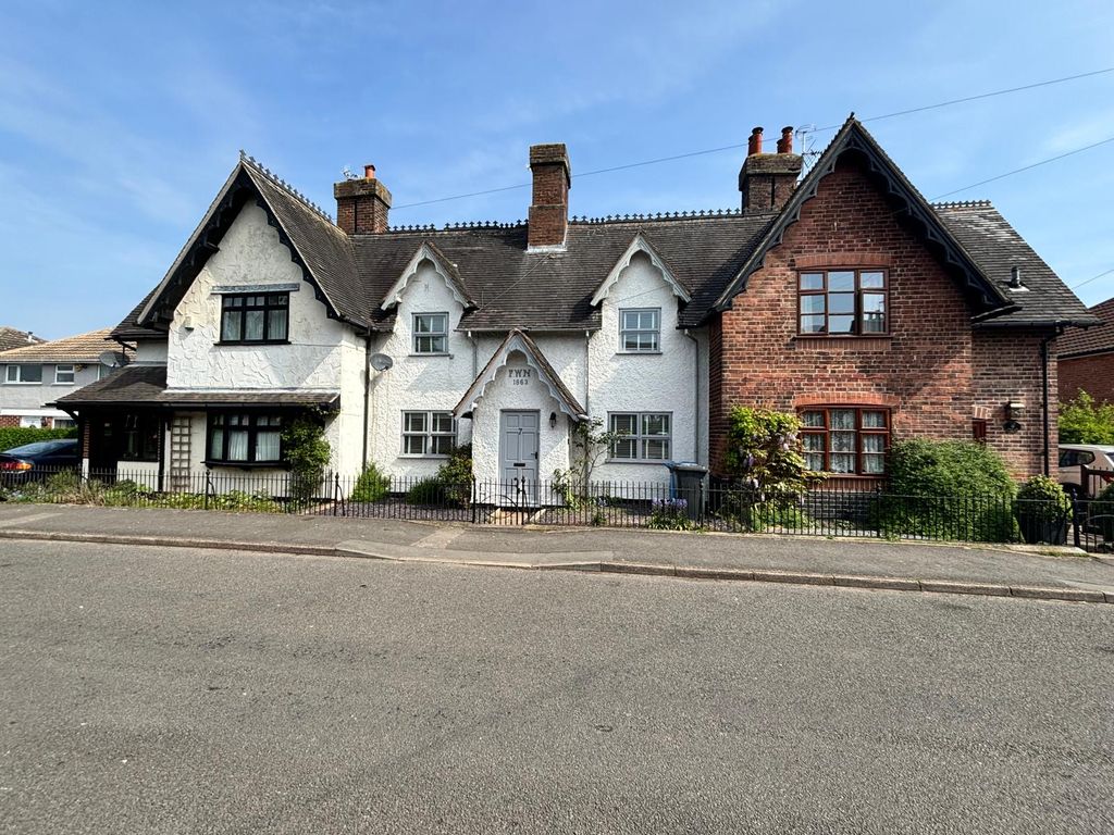 Property photo 1 of 2