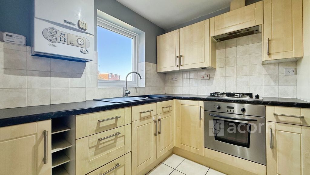 Property photo 2 of 6 3B0Edc8d-A-47D5-A...