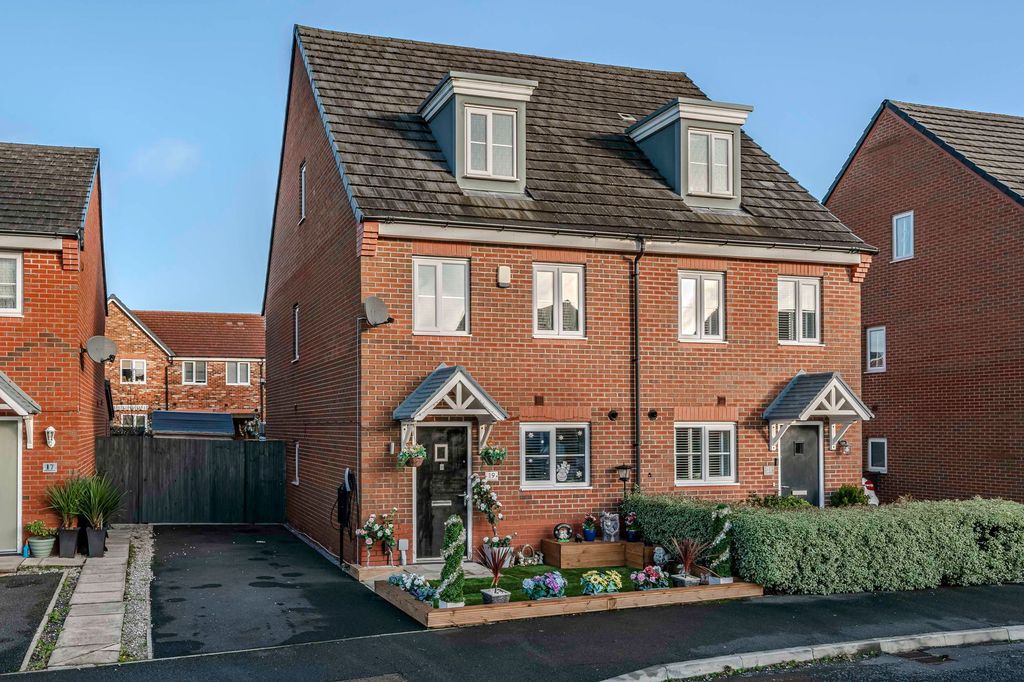 Property photo 1 of 34