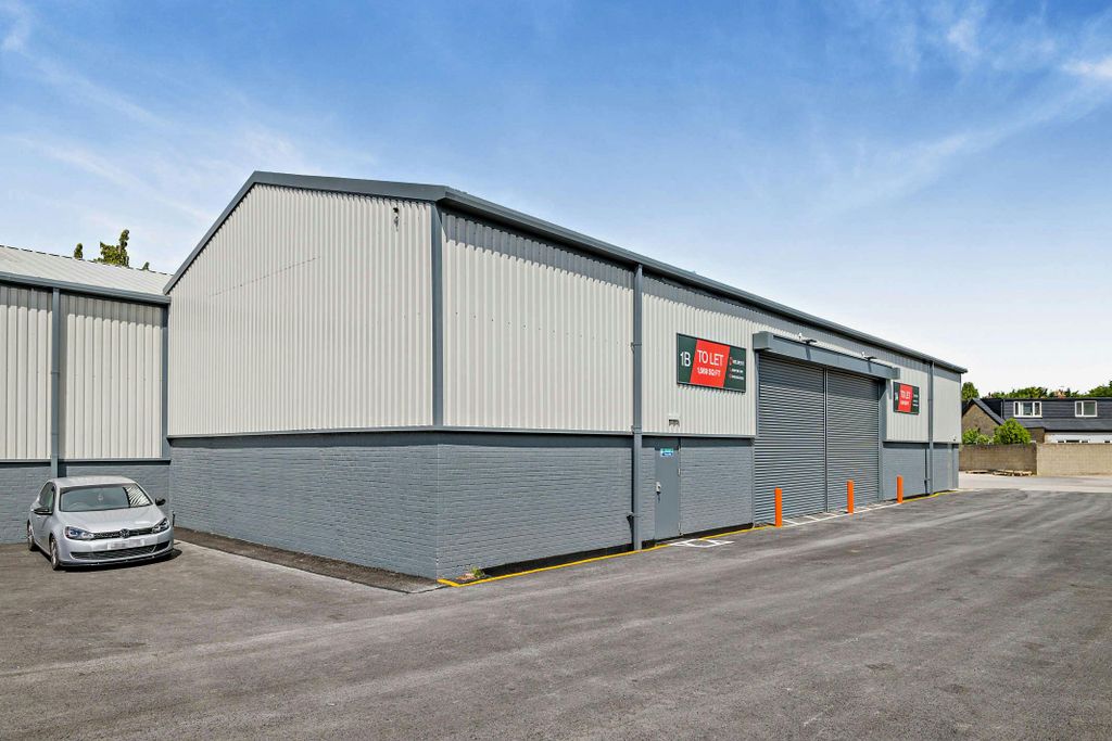 Property photo 1 of 4 8648356Exterior08800.Jpg