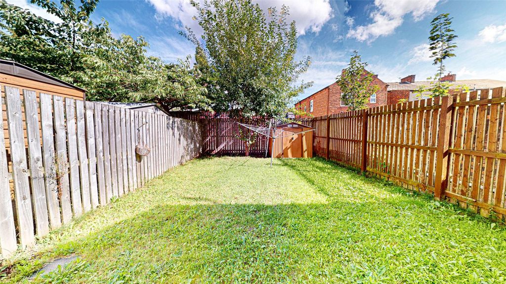 Property photo 3 of 14 Picture No. 12