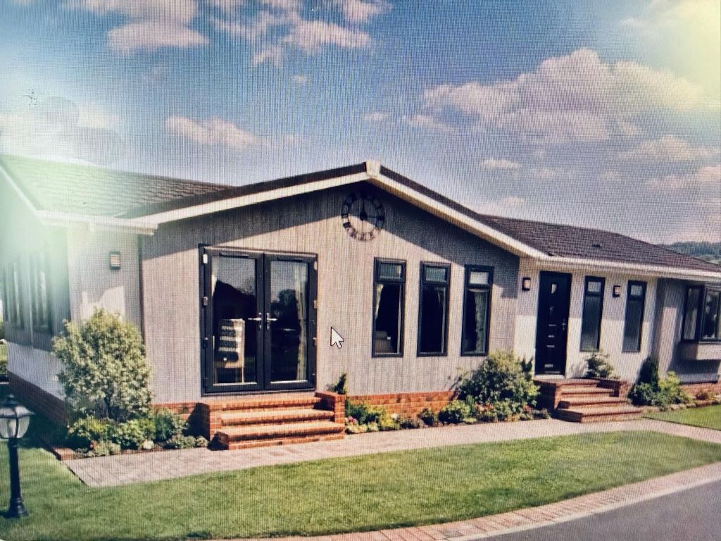 Property photo 1 of 21