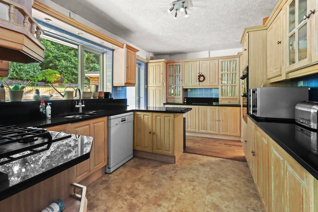 Property photo 2 of 38