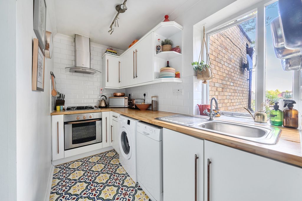 Property photo 3 of 11 1523902-9-6Ab299B...