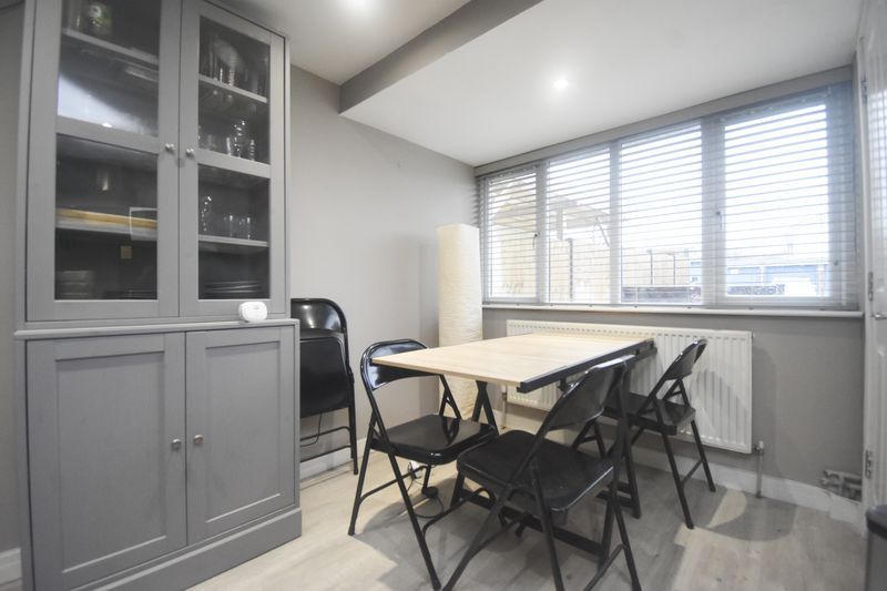 Property photo 2 of 11 Photo 6