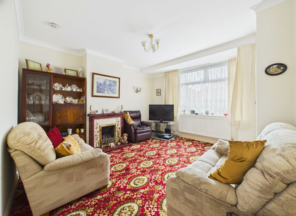 Property photo 2 of 13 Lounge