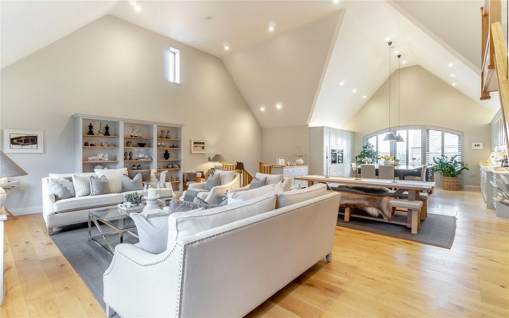 Property photo 1 of 22 Living Area