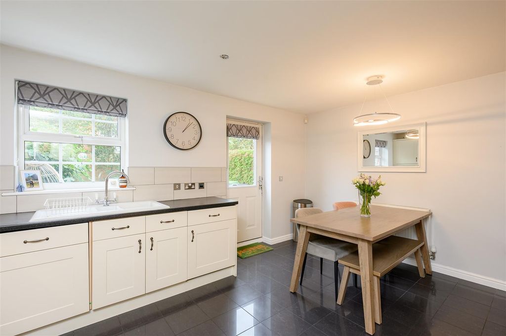 Property photo 3 of 15 Kitchen