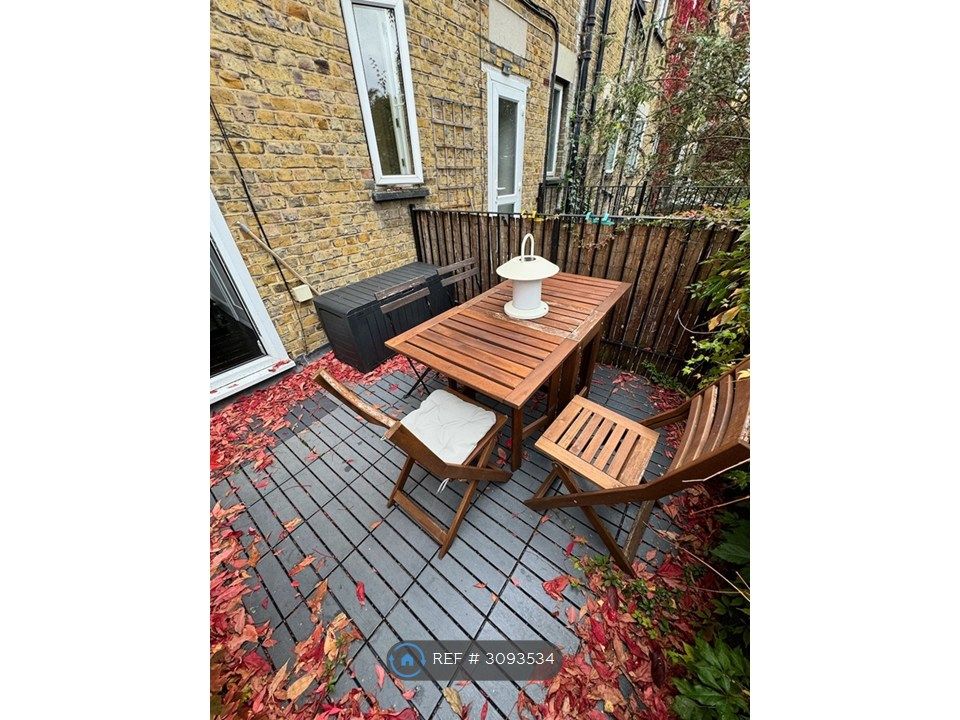 Property photo 2 of 35 Roof Terrace