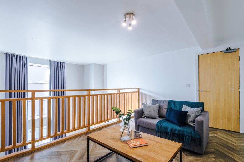 Property photo 3 of 8 Photo 2