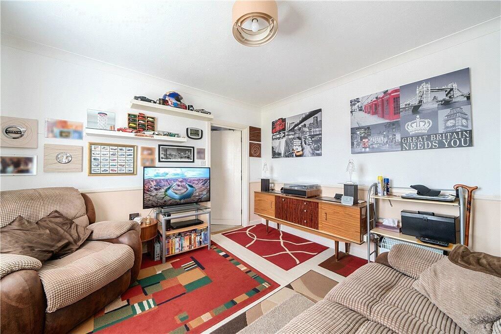 Property photo 3 of 11
