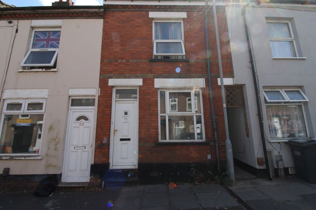 Property photo 1 of 8
