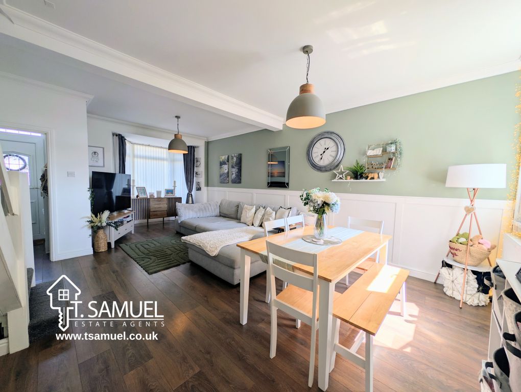 Property photo 3 of 20 Lounge/Diner