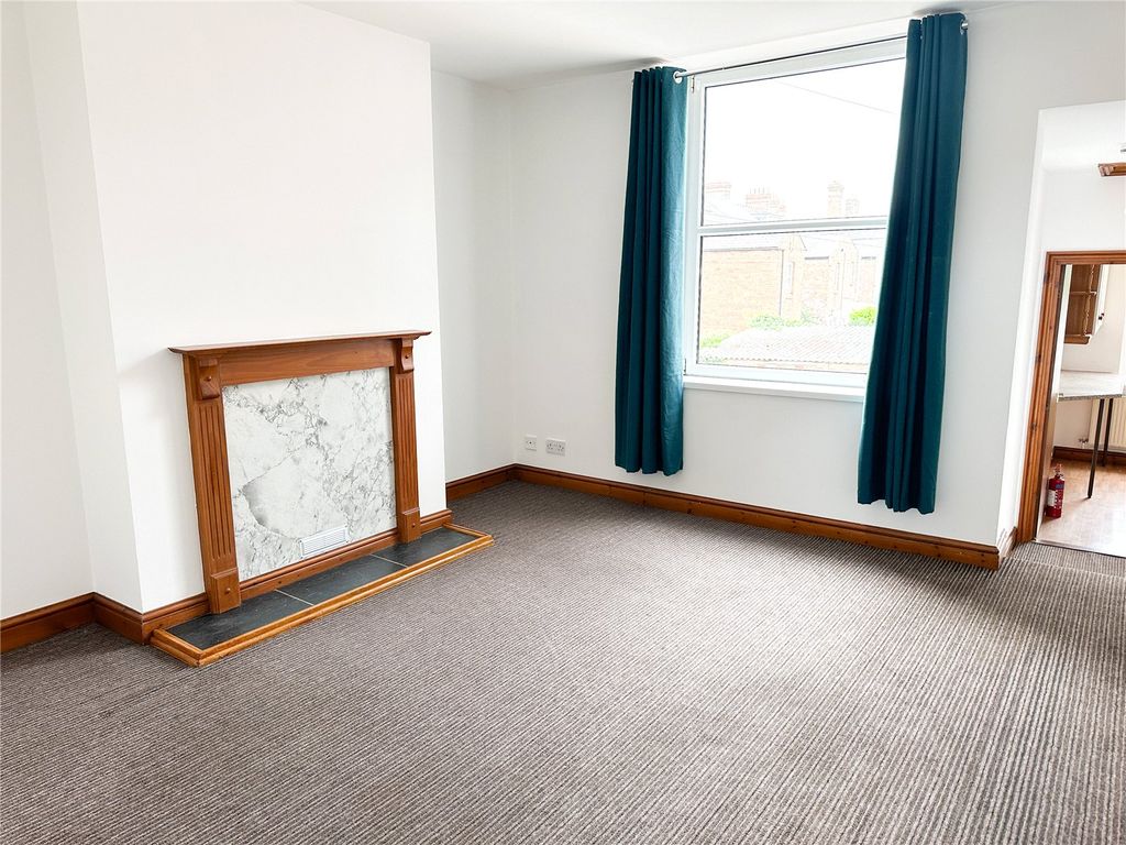 Property photo 2 of 11 Picture No. 15