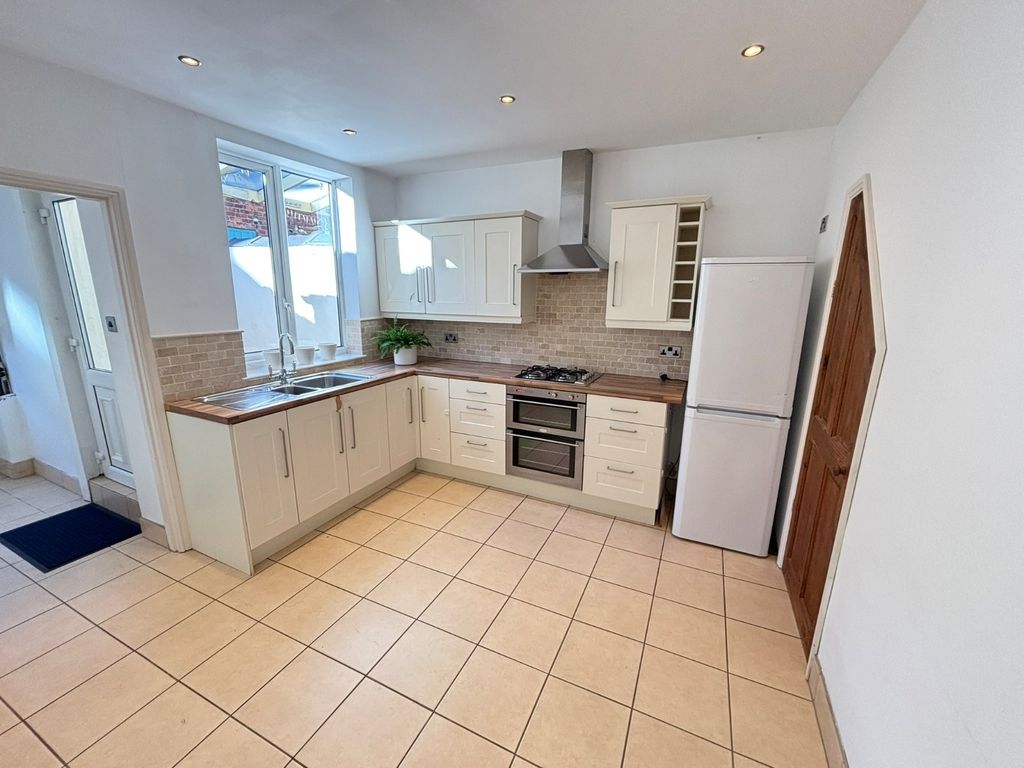 Property photo 3 of 8 Picture No. 05