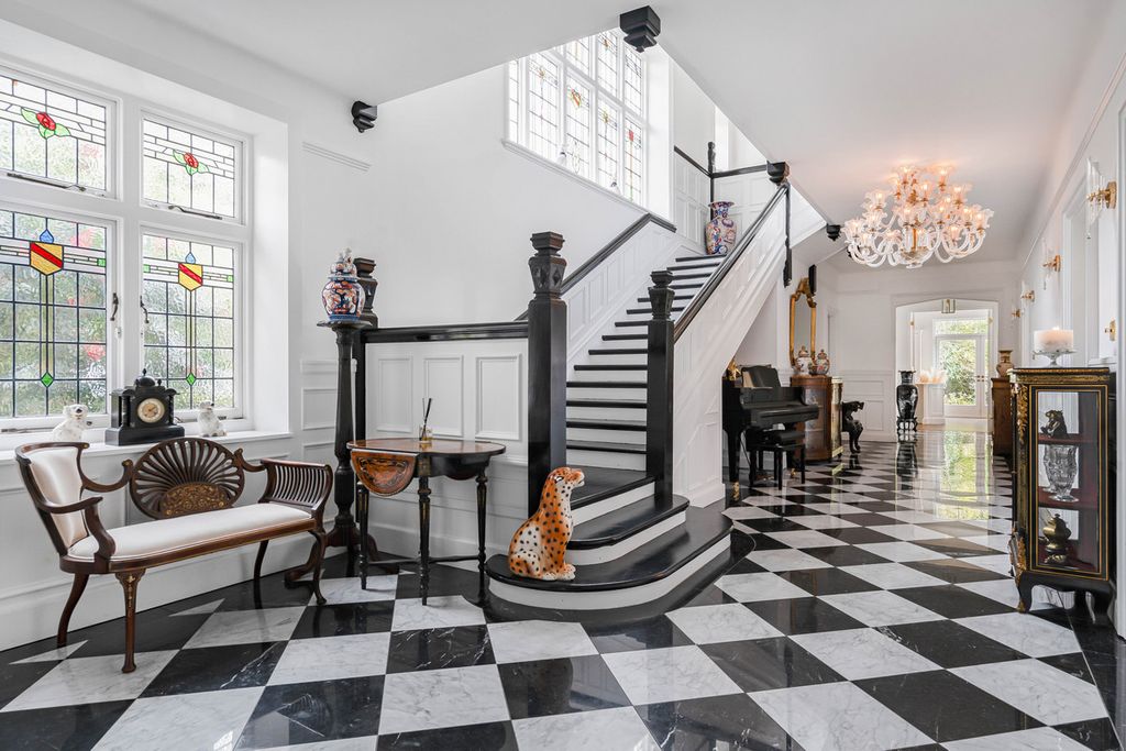 Property photo 2 of 45