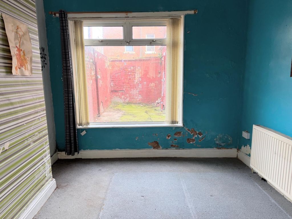 Property photo 3 of 9 Dining Room