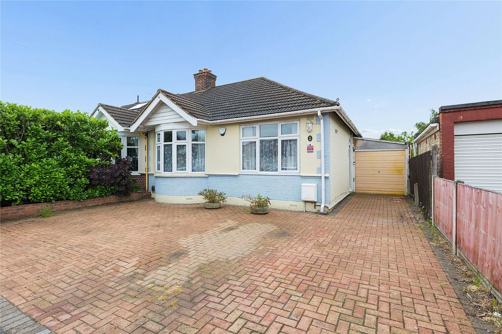 Property photo 1 of 11 Front