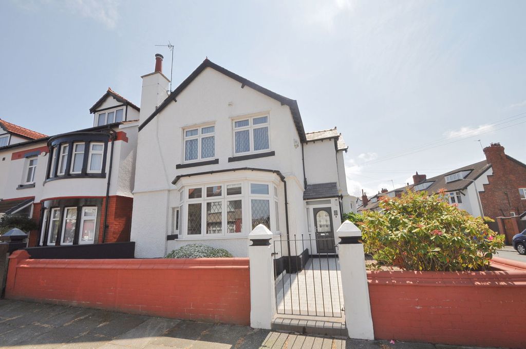 Property photo 1 of 50