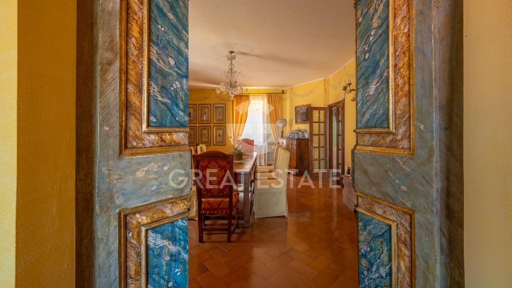 Property photo 2 of 68 Interiors