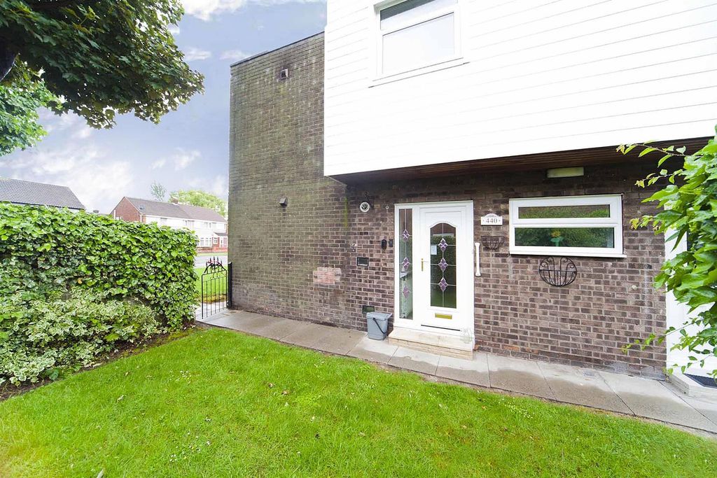 Property photo 2 of 17