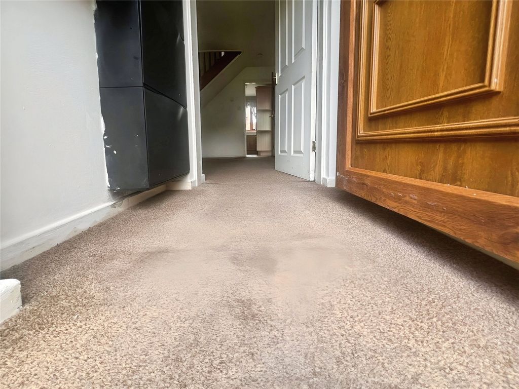 Property photo 3 of 11 Entrance