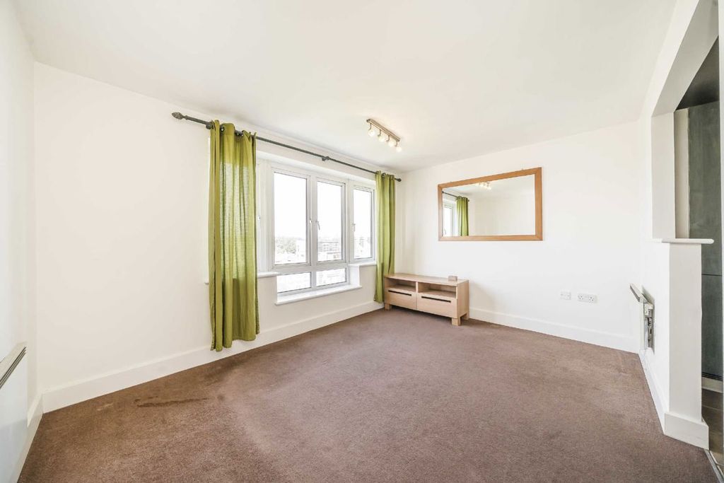Property photo 2 of 8