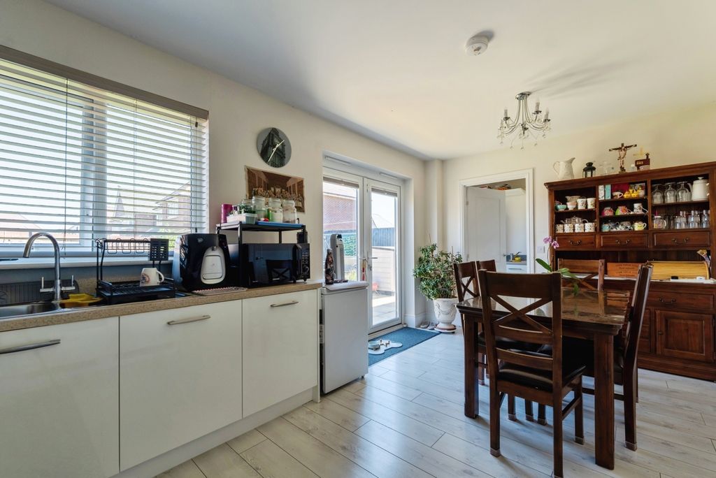 Property photo 3 of 19 Pbox-Img.Jpg
