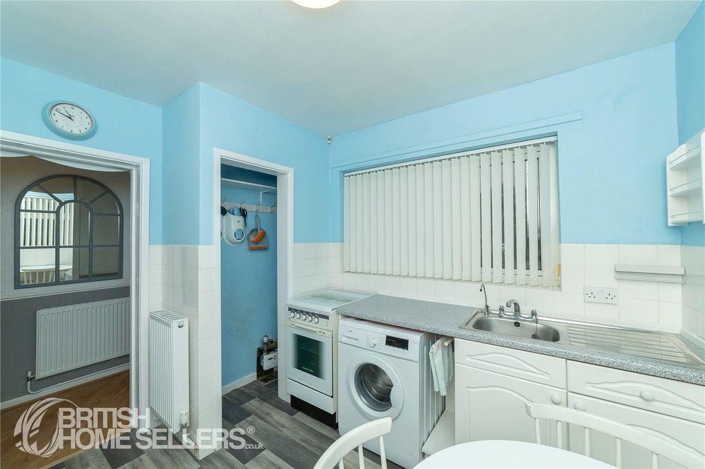 Property photo 2 of 19 Picture No. 23