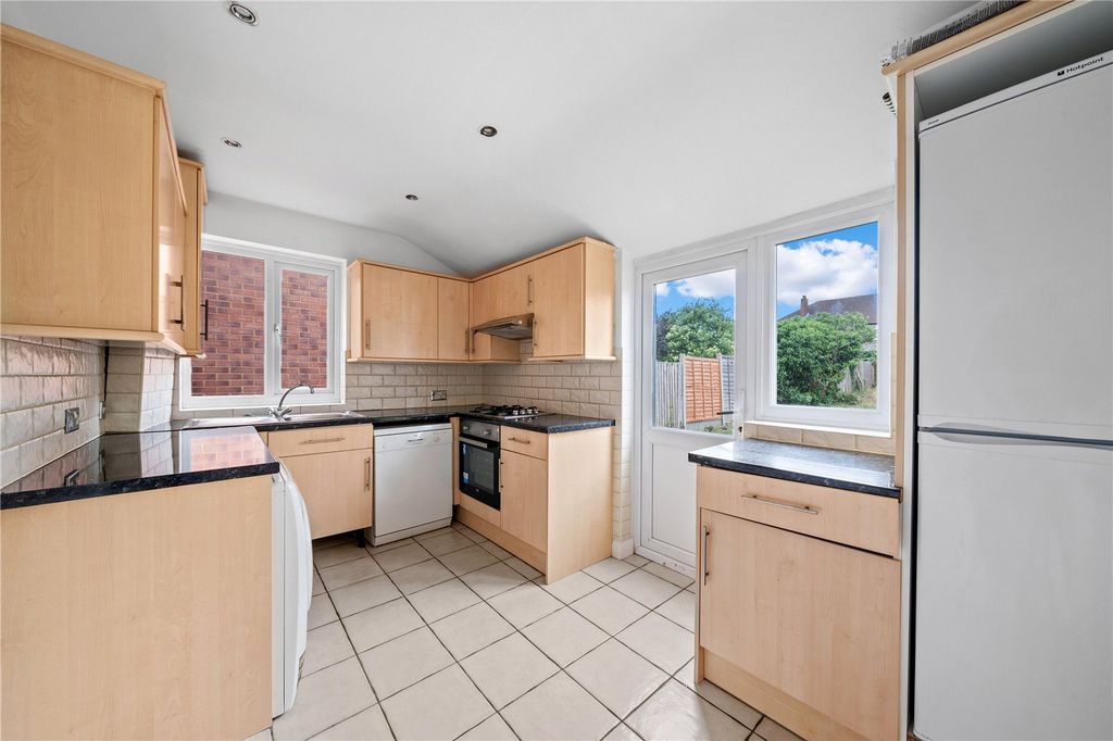 Property photo 3 of 11 Picture No. 10