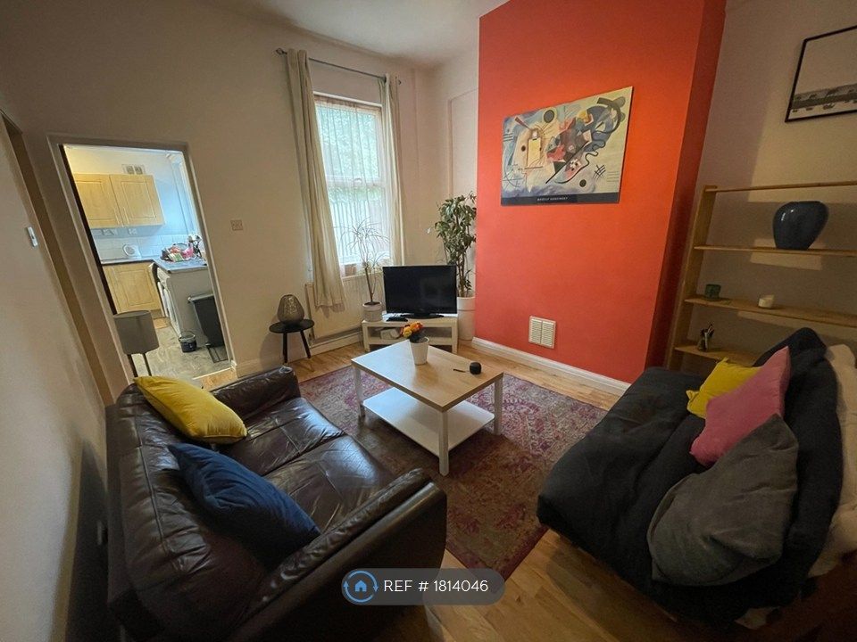 Property photo 2 of 10 Living Room