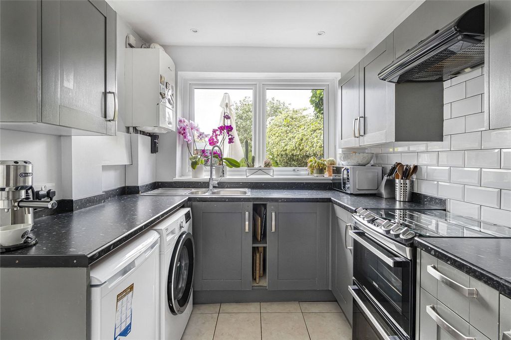Property photo 3 of 15 Kitchen