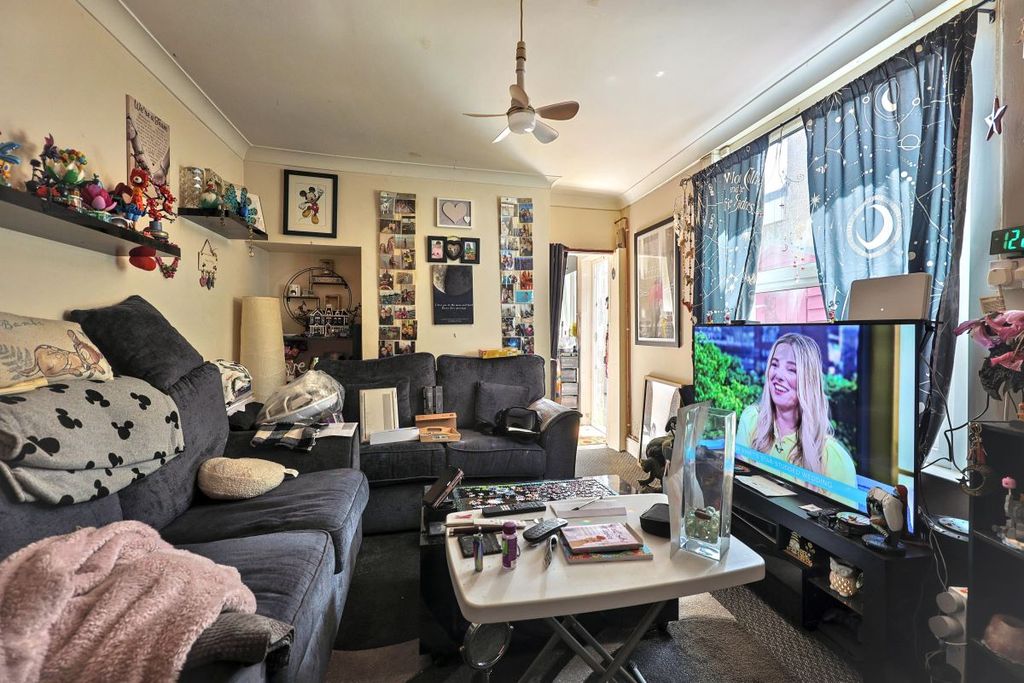 Property photo 2 of 13