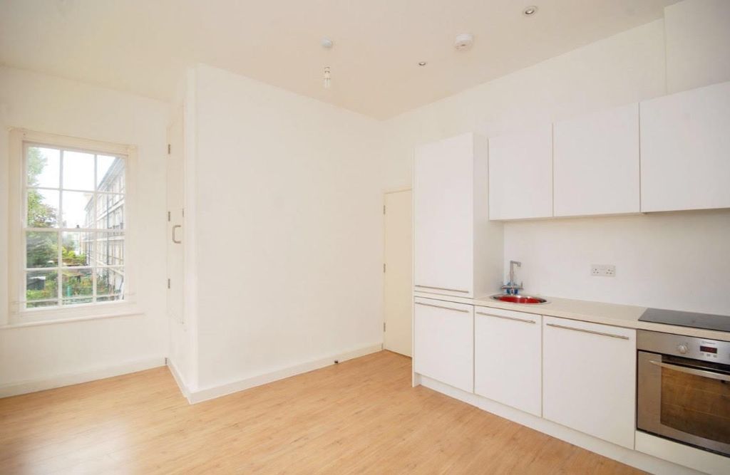 Property photo 3 of 11 Unnamed (2)