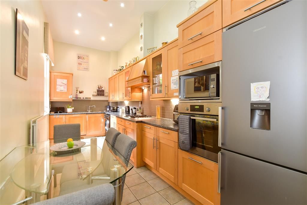 Property photo 1 of 9 Kitchen