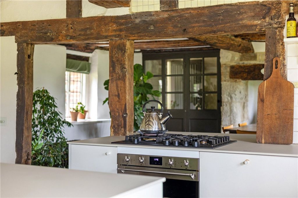 Property photo 3 of 34 Kitchen