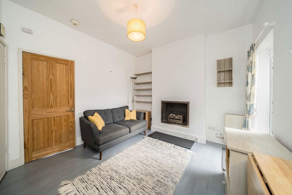 Property photo 2 of 5
