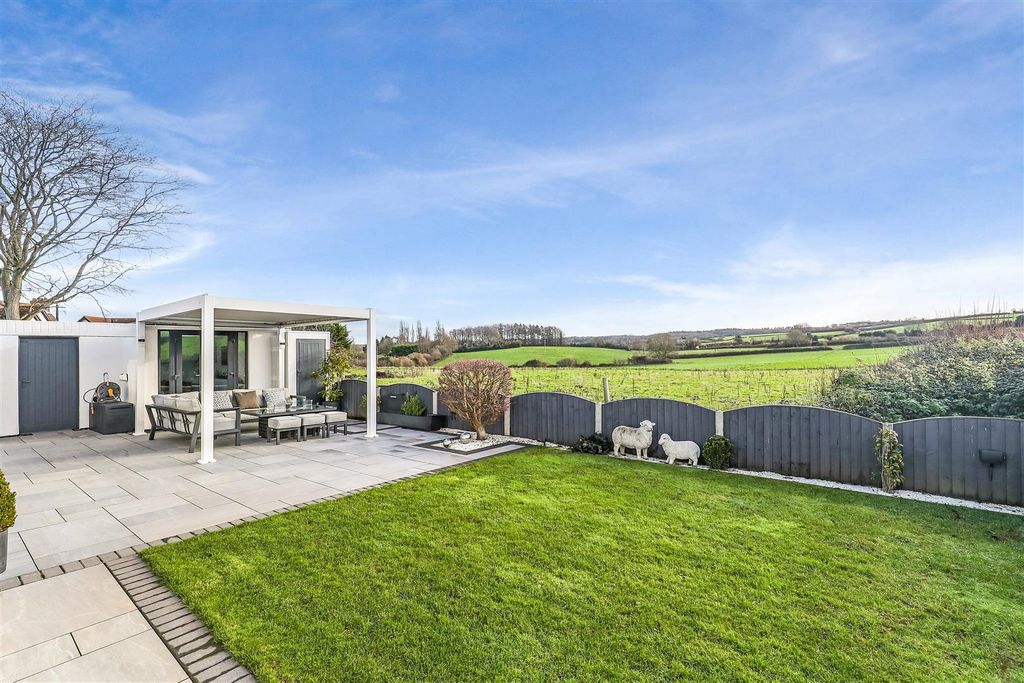 Property photo 3 of 29