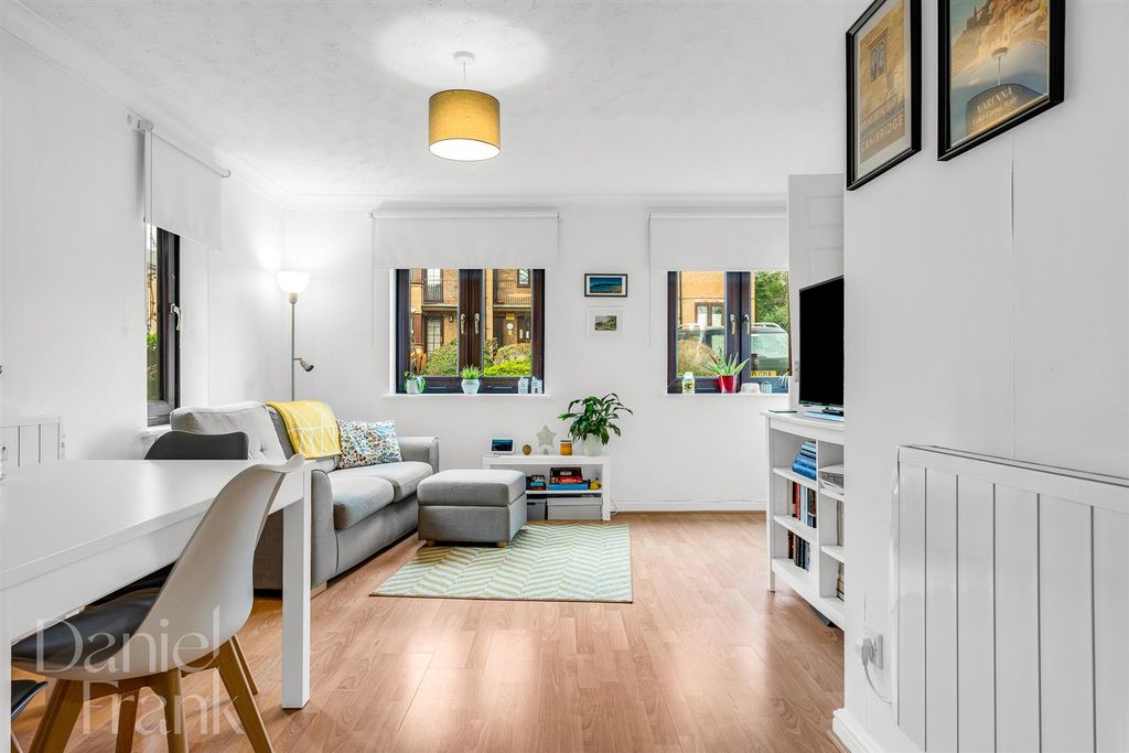 Property photo 2 of 14