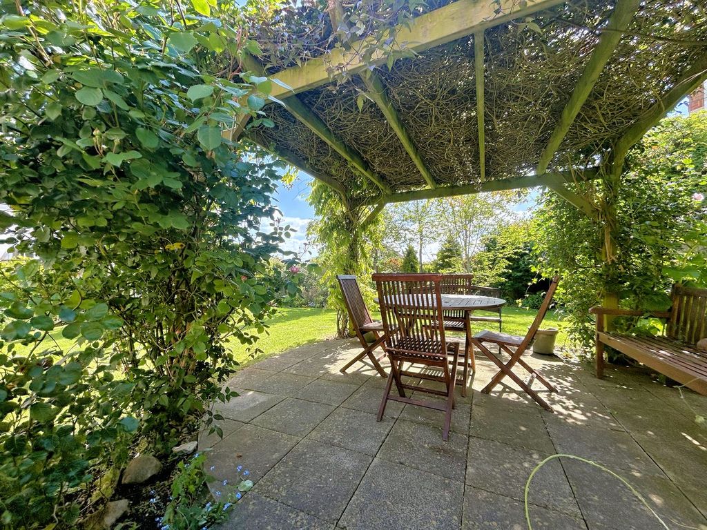 Property photo 3 of 14